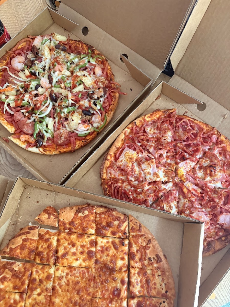 Juniors Pizza Photos 2